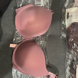 Victoria’s seccret bra size 32DD
